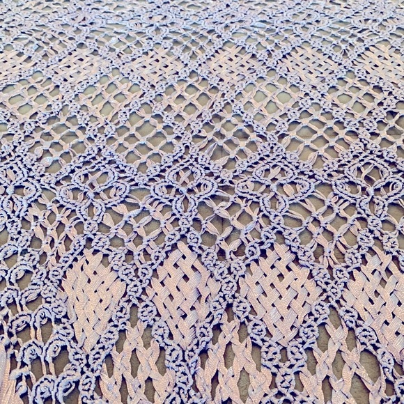 Stunning macrame scarf with fringes - Picture 12 of 12